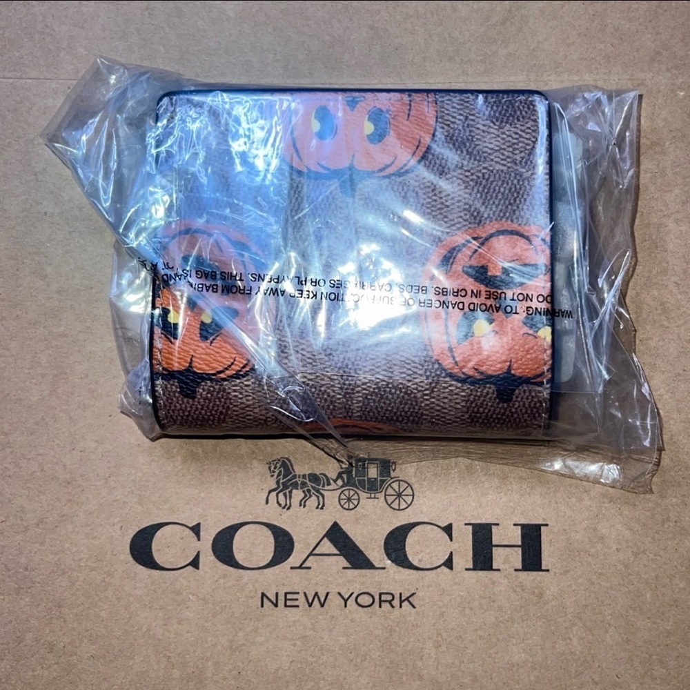 COACH Pumpkin Print Wallet CCR19 Signature Canvas Halloween 2025 NWT AUTHENTIC - Picture 2 of 6